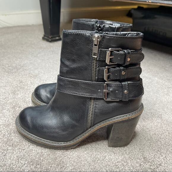 WHITE MOUNTAIN Jojo Black and Silver Block Heel Buckle Detail Heeled Booties 6 - Picture 6 of 7